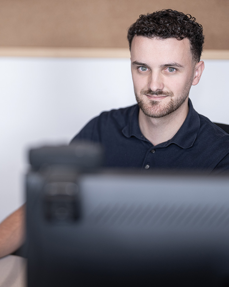 Kontakt-Aussendienst_Slider_1_750x940_Mobil